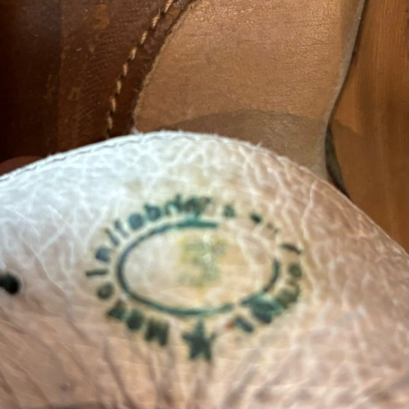 JOHN FLUEVOG Sz 5 Person Mary Jane Buckle Closure pale Yellow Green Shoes FLAWS - Picture 9 of 10